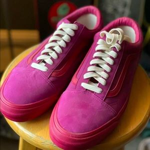 Raspberry Vans Old Skool Size 10